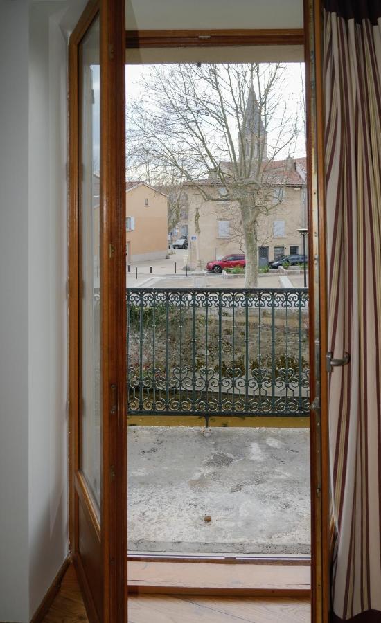 Auberge Du Vieux Pont Бринье Экстерьер фото